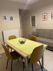 Χώρος καθιστικού στο Feels like home 2 +11 φωτογραφίες