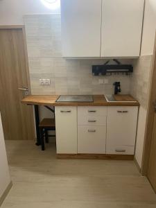 Nhà bếp/bếp nhỏ tại Pokoj z antresolą