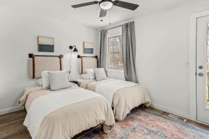 Postel nebo postele na pokoji v ubytování Float & Unwind