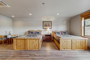 Ένα ή περισσότερα κρεβάτια σε δωμάτιο στο No. 3 Coal Mine Studio