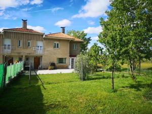 En have udenfor Agradable casa con jardín: Casasola