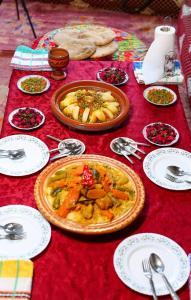 Φαγητό σε αυτός ο ξενώνας ή κάπου εκεί κοντά