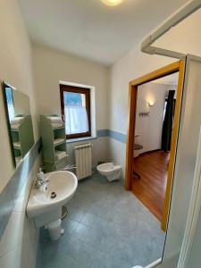 Ένα μπάνιο στο La Casa Dei Nonni