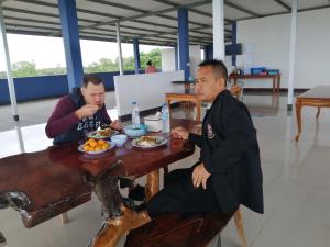 Φαγητό σε αυτό το ξενοδοχείο ή κάπου εκεί κοντά