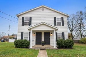 Το κτήριο όπου στεγάζεται  η παραθεριστική κατοικία