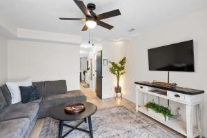 Μια τηλεόραση ή/και κέντρο ψυχαγωγίας στο Near Ark Private Parking Patio 2 bed 1&half Bath +14 φωτογραφίες