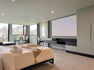 Μια τηλεόραση ή/και κέντρο ψυχαγωγίας στο Lux Nest Residence