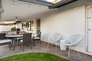 Sân trong/khu vực ngoài trời tại Spacious Palm Oasis