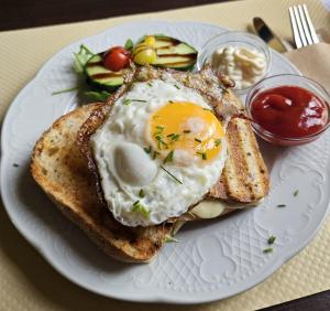 Φαγητό σε αυτό το ξενοδοχείο ή κάπου εκεί κοντά