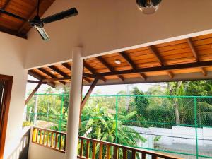 Μπαλκόνι ή βεράντα στο Villa Balcony Bliss +11 φωτογραφίες