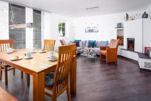 Χώρος καθιστικού στο Friesenhaus Greetsieler Grachten