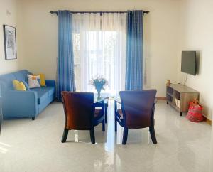 Posezení v ubytování Peaceful Lakeview Home in Entebbe