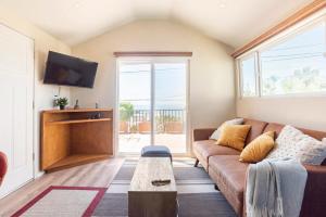 Μια τηλεόραση ή/και κέντρο ψυχαγωγίας στο Casita on bluff above Puerto Nuevo lobster village