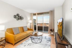 Fotografie z fotogalerie ubytování High-Rise Skyline Suite Sleeps 5 Steps to SQ1 v destinaci Mississauga + 29 fotografií