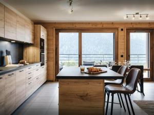 Nhà bếp/bếp nhỏ tại Loft Petit Charbel - OVO Network