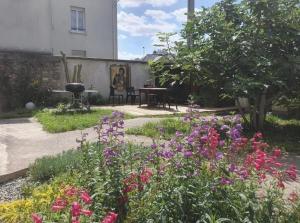 Vườn quanh 10mn Paris Ligne H - Parking Privé- Souplex - Tout équipé - De 1 à 6 personnes