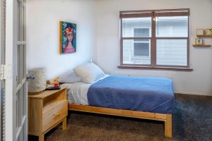 Ένα ή περισσότερα κρεβάτια σε δωμάτιο στο 5BR BIG Home in Tomball, Game Room 10 pax