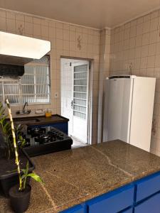 Кухня или мини-кухня в Sakura Hostel
