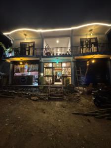 Φωτογραφία από το άλμπουμ του Nadantar Stays σε Chauntrā