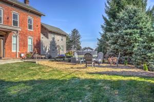 En have udenfor Legacy Manor 13 bedrooms Sleeps 26