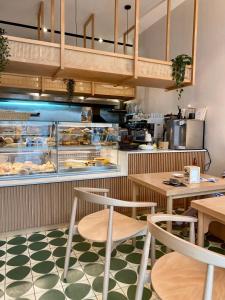 Φαγητό σε αυτό το διαμέρισμα ή κάπου εκεί κοντά