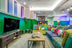 Χώρος καθιστικού στο Iconinc Gravity