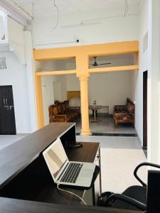 Χώρος καθιστικού στο Jaisalmer Hostel Dara