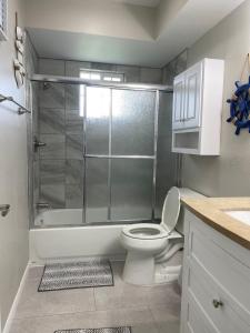 Phòng tắm tại Beautiful Waterfront Ranch