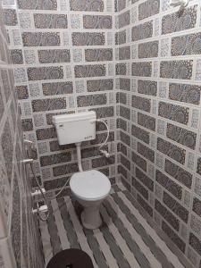 Ένα μπάνιο στο Naimisharanya Atithi Bhavan