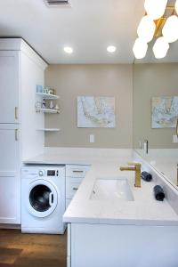 Φωτογραφία από το άλμπουμ του 3rd Floor Beachfront Condo On Sanibel Island With Panoramic Views 5A3 σε Sanibel