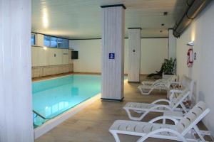 Swimmingpoolen hos eller tæt på Seefelder Hirsch