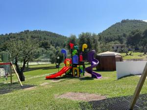 Ο χώρος παιχνιδιού για παιδιά στο villetta pugnochiuso le macine vieste gargano