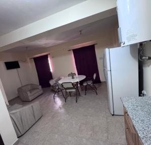 Η κουζίνα ή μικρή κουζίνα στο Depto Clarita