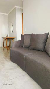 Et opholdsområde på Lindo Apartamento Beira Mar 20mts da praia 3quartos