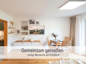 Billede fra billedgalleriet på Romantische Winter-Auszeit in Sachrang - Fewo Bergsteigerdorf mit Alpenblick & Relax-Badewanne i Aschau im Chiemgau + 28 billeder