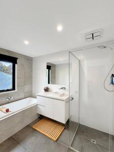 Ένα μπάνιο στο Fyansford 3 Bed Retreat - Modern and Family Friendly +37 φωτογραφίες