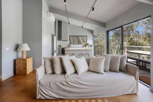 Khu vực ghế ngồi tại Lorne Tree Top Escape