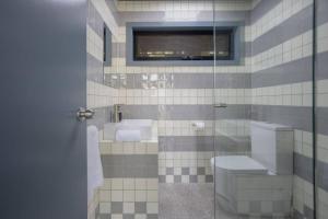 Phòng tắm tại Lorne Tree Top Escape