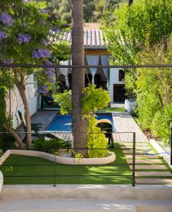 The swimming pool at or close to Casa Gema