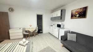 TV a/nebo společenská místnost v ubytování Yvett House