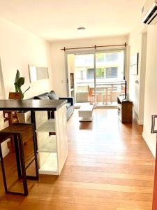 Χώρος καθιστικού στο Depto Alassio 2 ambiente con parilla