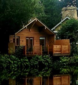 Το κτήριο όπου στεγάζεται  το σαλέ