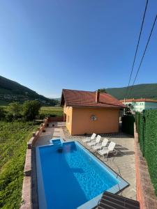 Πισίνα στο ή κοντά στο Villa Kula Bihac