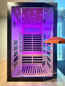 Φωτογραφία από το άλμπουμ του Huge Private Suite with Pool Table, Sauna & Fire Pit σε Ellenville