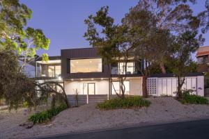 a house with a black and white facade at Grandview Lookout - McCrae in McCrae