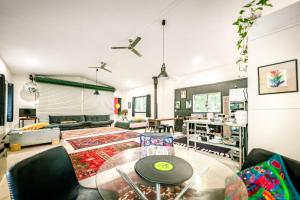 Χώρος καθιστικού στο The Disco Studio