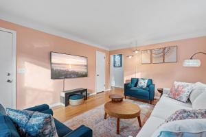 Χώρος καθιστικού στο Uptown Muse