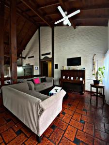 Μια τηλεόραση ή/και κέντρο ψυχαγωγίας στο Altos del Rincón