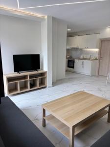 Кухня или мини-кухня в Family Home In Nea Kallikratia
