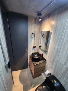 O baie la Eureka Living +8 fotografii